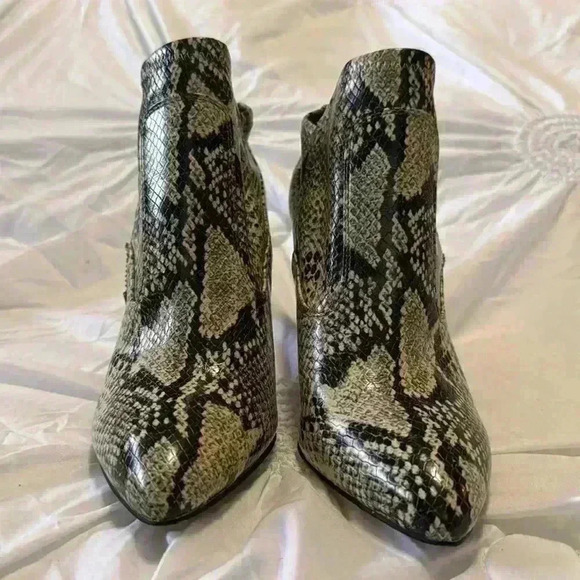 Franco Sarto Booties Snakeskin Print Size 7 - Picture 1 of 9